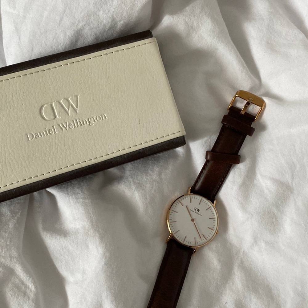 Daniel Wellington watch (gold) with brown straps